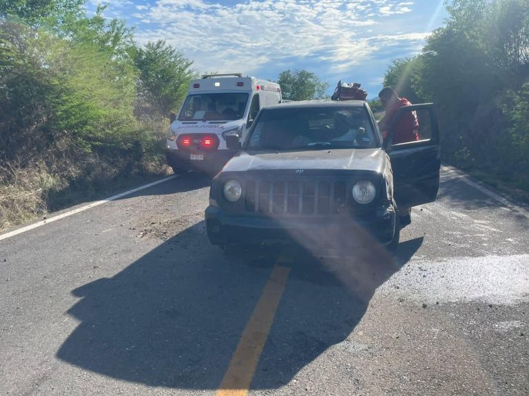 Tres accidentes viales dejan cuatro lesionados y daños materiales en Huetamo