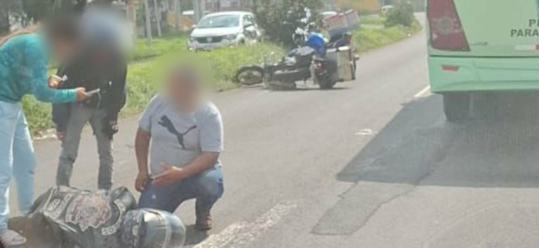 Motociclista de la tercera edad resulta herido tras derrapar en la Morelos