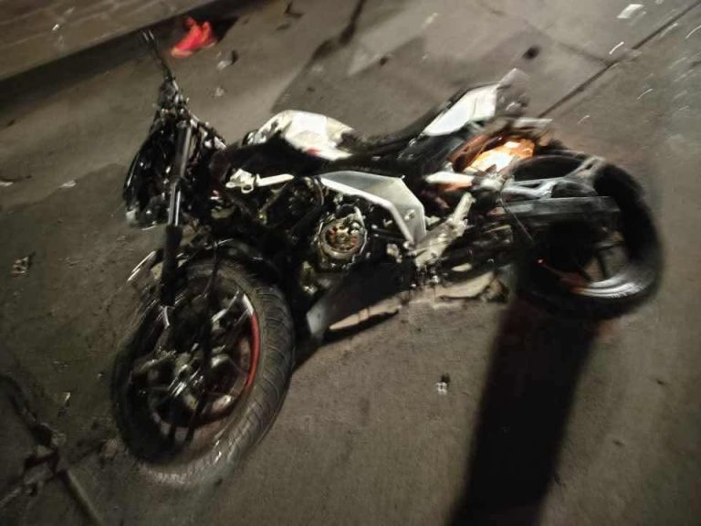Motociclista fallece tras ser impactado por vehículo en el centro de Morelia