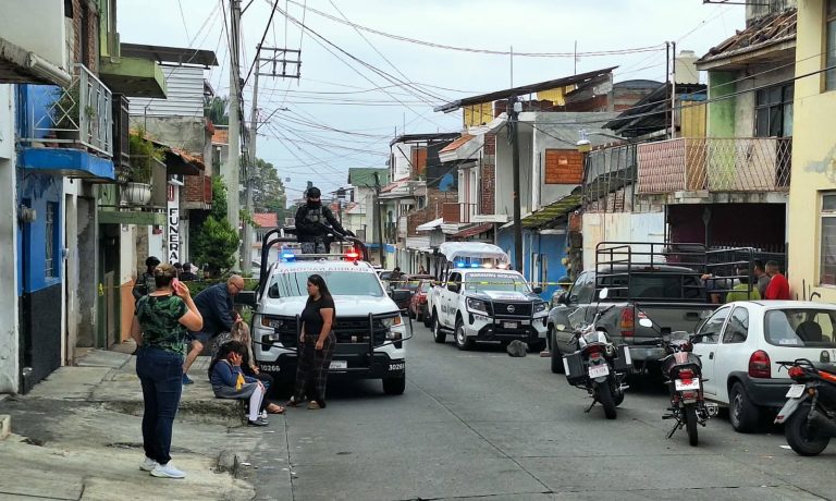 Ejecutan a balazos a un hombre por fuera de una funeraria, en la zona Centro de Uruapan