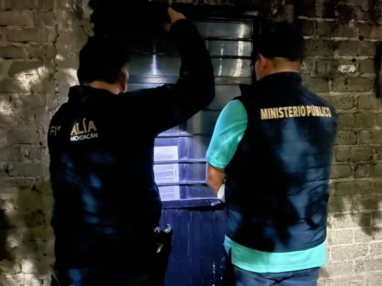 Asegura FGE presuntas dosis de narcótico durante cateos realizados en Jungapeo y Tlalpujahua