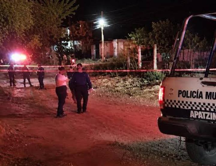 Hallan a tres hombres muertos con lesiones por explosivos en distintos puntos de Apatzingán