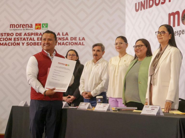 Torres Piña, formaliza su registro como aspirante a Coordinador Estatal de Morena