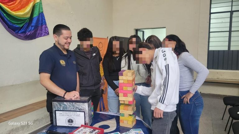 Promueve FGE entornos digitales seguros para adolescentes michoacanos
