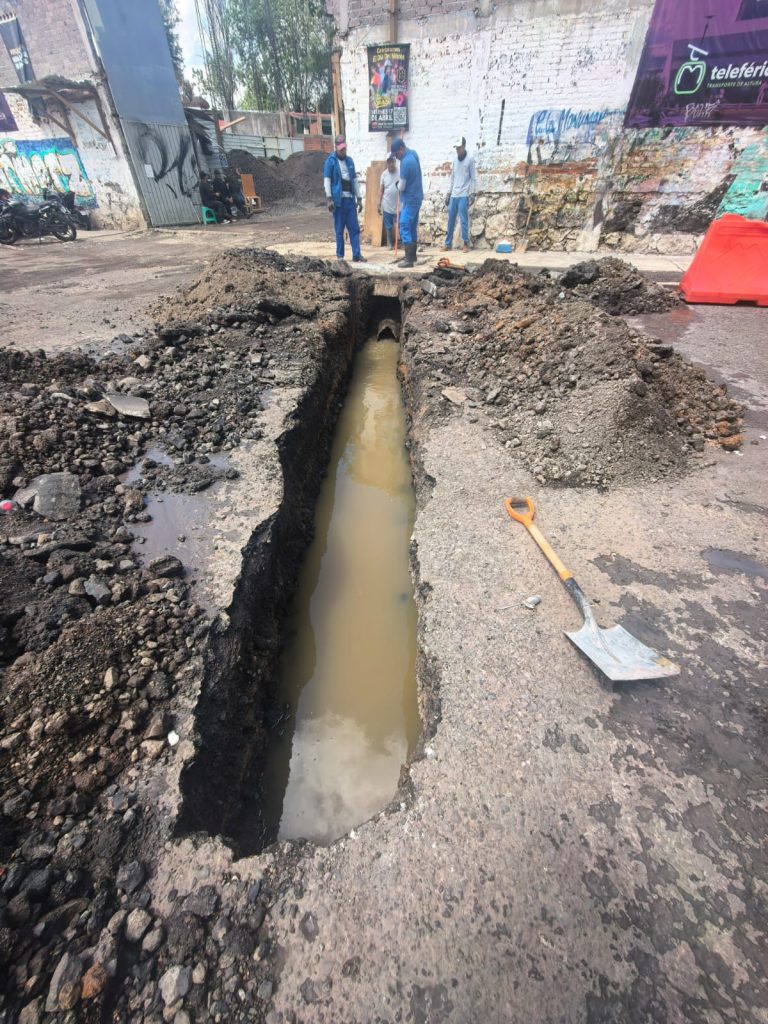 Trabajamos en la rehabilitación de colector sanitario dañado por las lluvias: Adolfo Torres