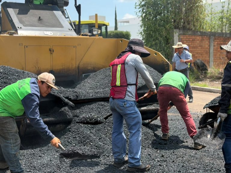 Gobierno de Alfonso Martínez interviene calle Lima con Programa de Reencarpetamiento