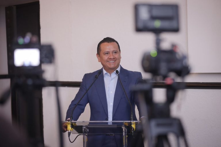 No debe haber discrepancias entre aspirantes, el proyecto es el mismo: Torres Piña