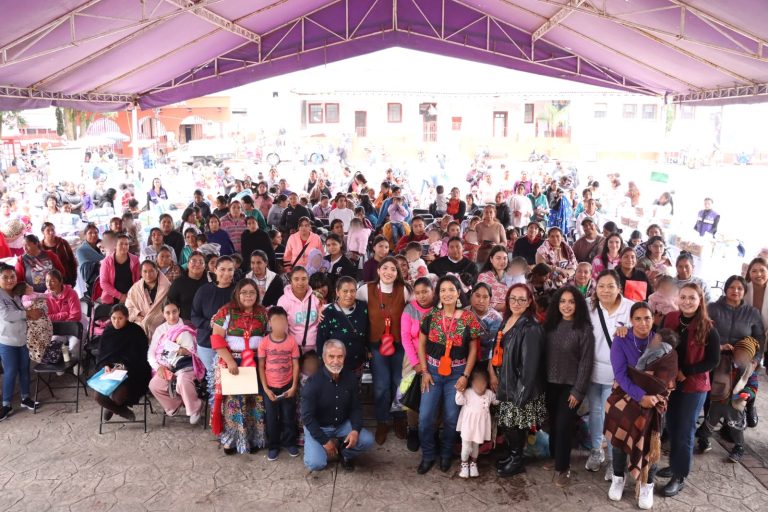 Caravana Jalo por las Mamás entrega 24 mil pañales en Paracho