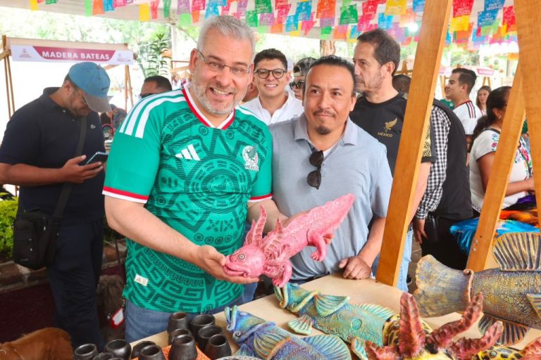 Artesanías, gastronomía y cultura: el «Jalo Futbolero» reúne lo mejor de Michoacán, destaca Bedolla