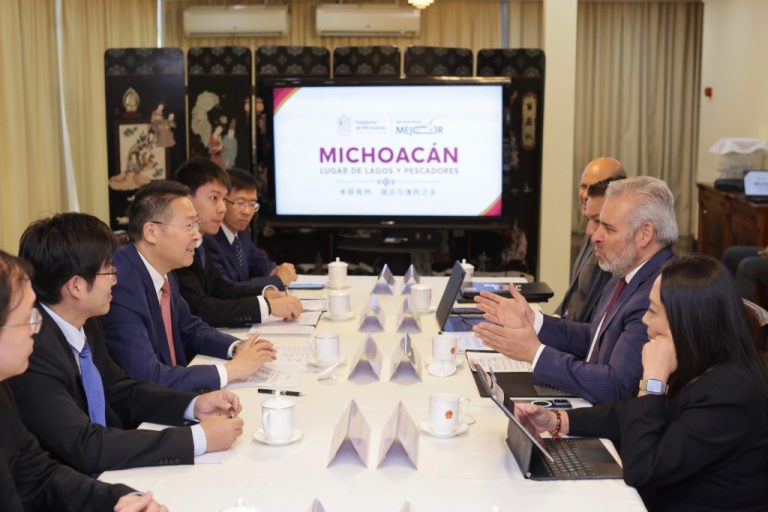 Bedolla y embajador de China refuerzan colaboración comercial, cultural y académica