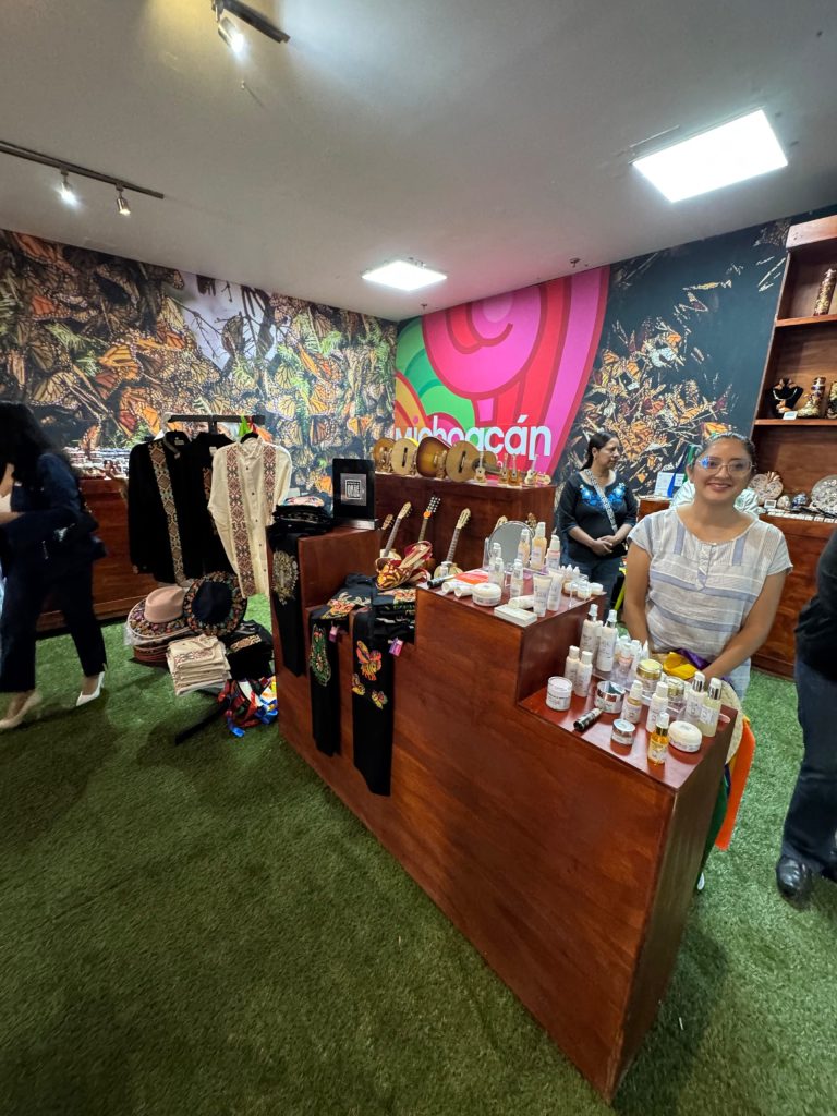 Michoacán lleva su riqueza productiva y artesanal a Punto México