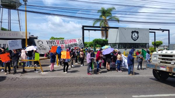 Con protesta en el Cereso de Uruapan, exigen liberación de 3 detenidos por despojo