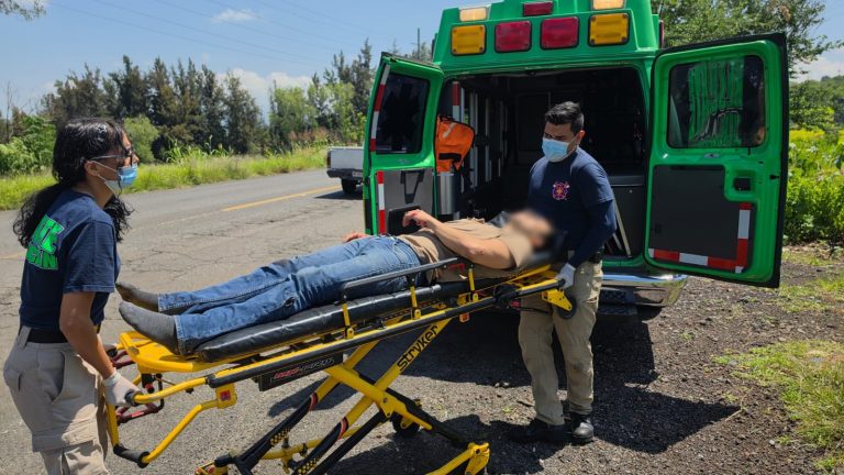 Motociclista herido al accidentarse en el Libramiento de Zamora