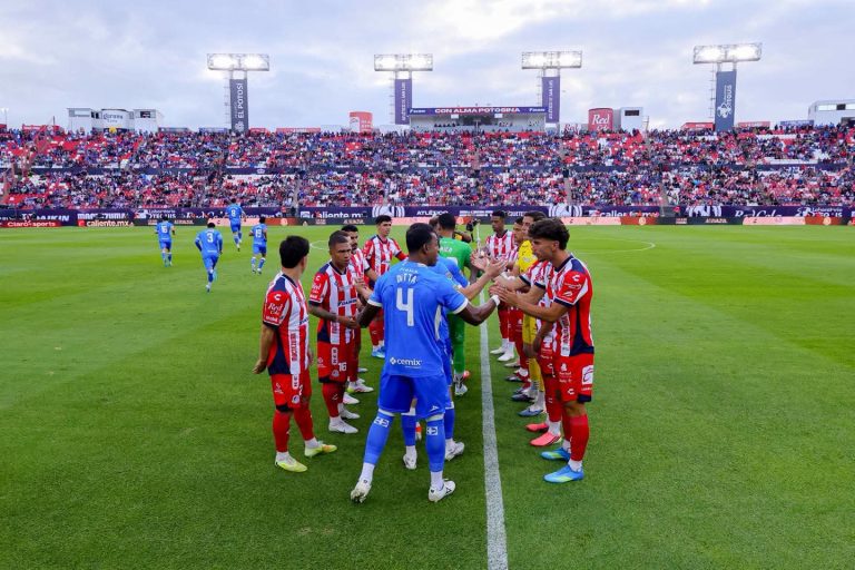 ‎El campeón inicia con triunfo