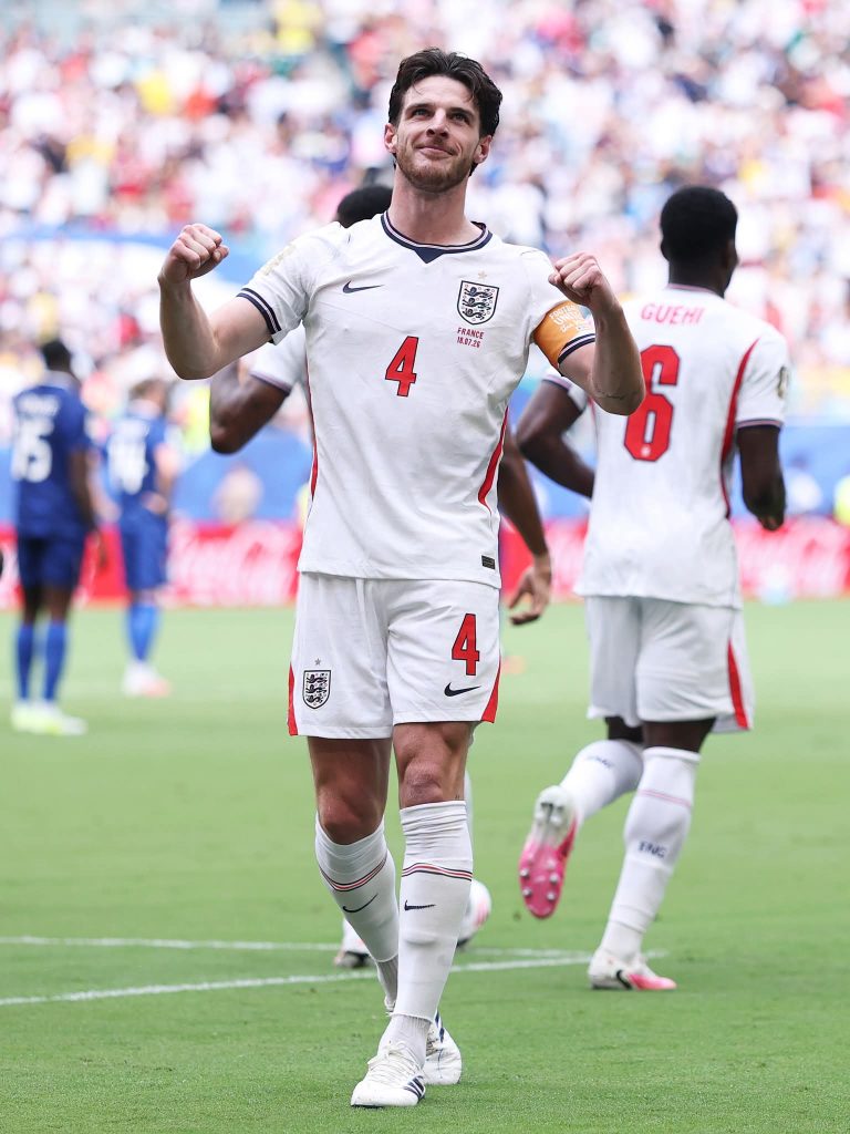 ‎En Feria de goles, Inglaterra gana