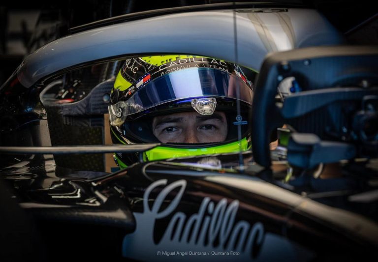 ‎Checo Pérez se retirá por falla mecánica
