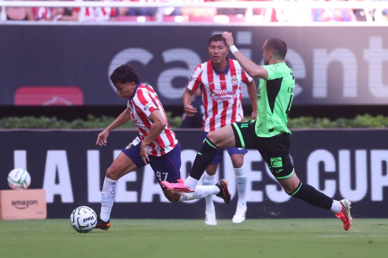 Dramático triunfo de Chivas