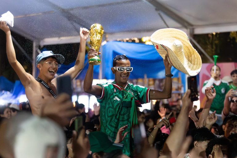 ¡Nadie se queda fuera! El Jalo Futbolero tendrá otra pantalla gigante para el México vs. Inglaterra