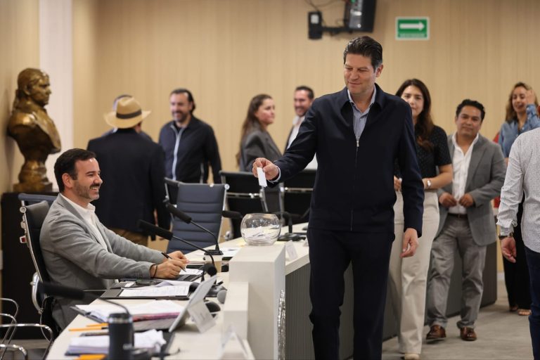 La doctora Ireri Suazo Ortuño recibirá la presea Amalia Solórzano Bravo 2026