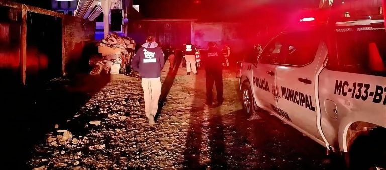 Delincuentes balean vehículos en la comunidad de Caltzontzin, en Uruapan