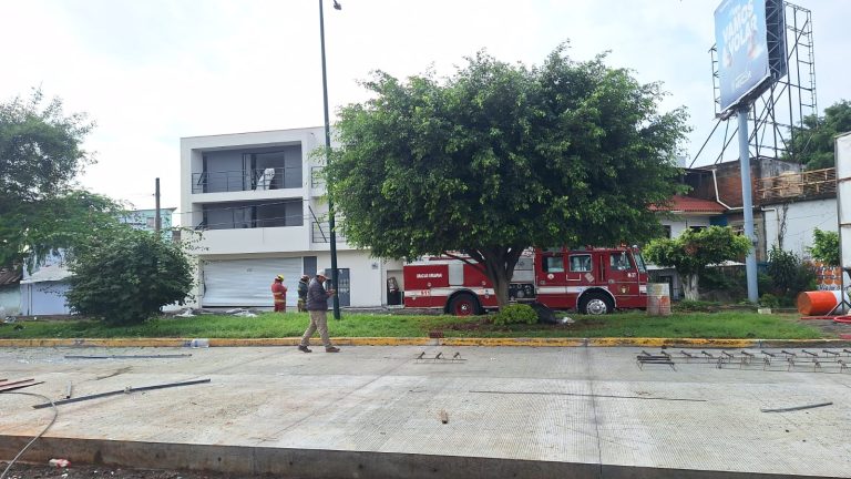 Estalla tanque estacionario de Gas L. P, en edificio de Uruapan; hay tres heridos y daños en varios inmuebles