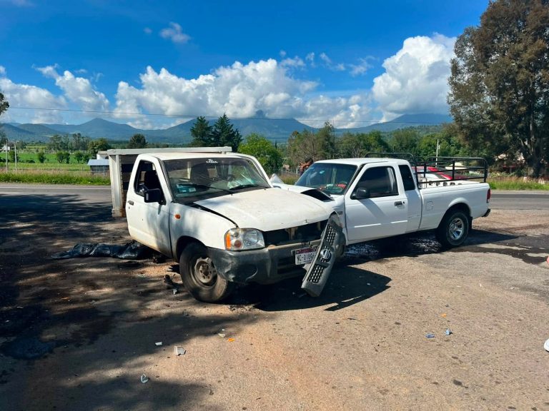 Se registra choque entre dos camionetas en la Morelia-Pátzcuaro