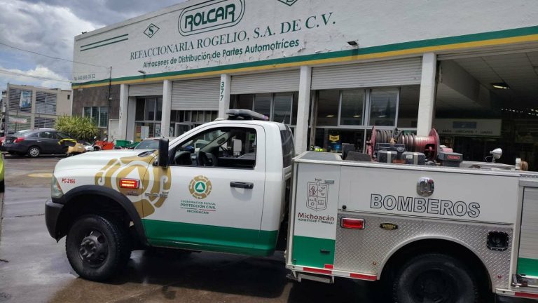 Fuga de amoníaco en negocio de Morelia moviliza a bomberos; no hay intoxicados