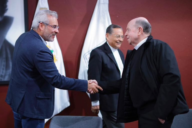 Acuerdan Bedolla y obispos mantener diálogo por la concordia y la seguridad