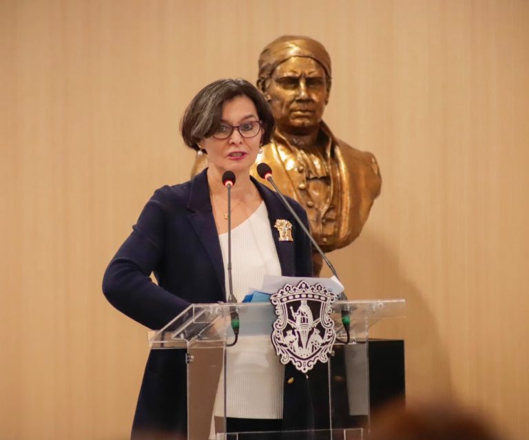 Reconoce Gaby Molina a Ireri Suazo como ejemplo de mujeres que abren camino