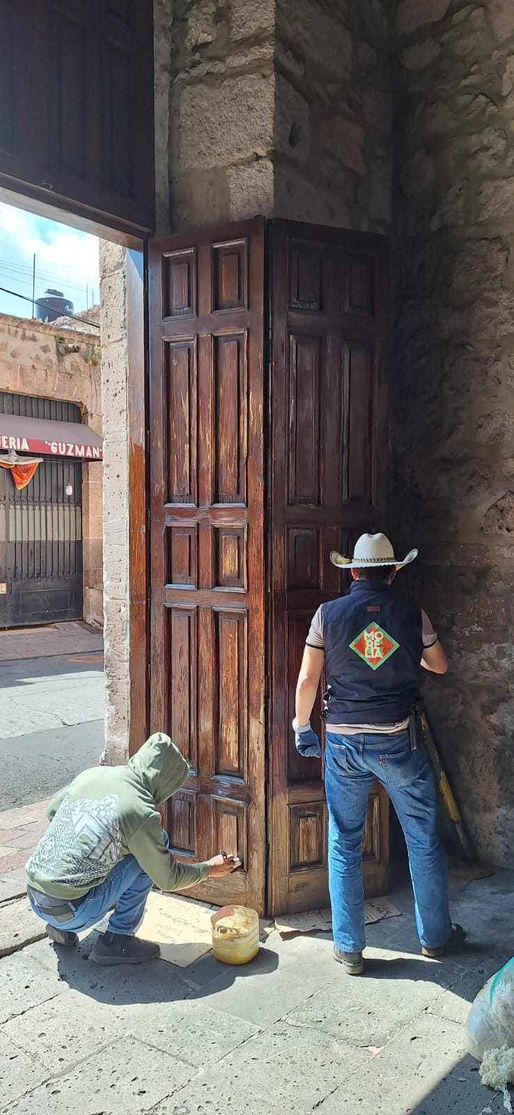 Inicia segunda etapa de restauración de portones y elementos de madera del Centro Histórico de Morelia