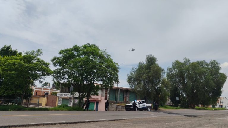 Sicarios irrumpen en velorio y asesinan a tres personas en Tzinzimeo; hay cuatro heridos