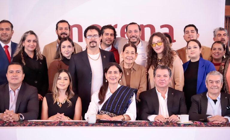 Profesionistas respaldan a Gaby Molina como perfil con experiencia y resultados