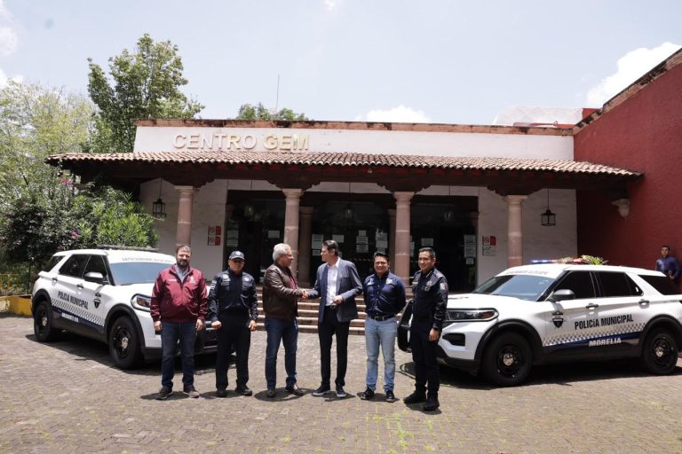 Se refuerza la seguridad en Morelia, entrega Bedolla patrullas inteligentes a la policía municipal
