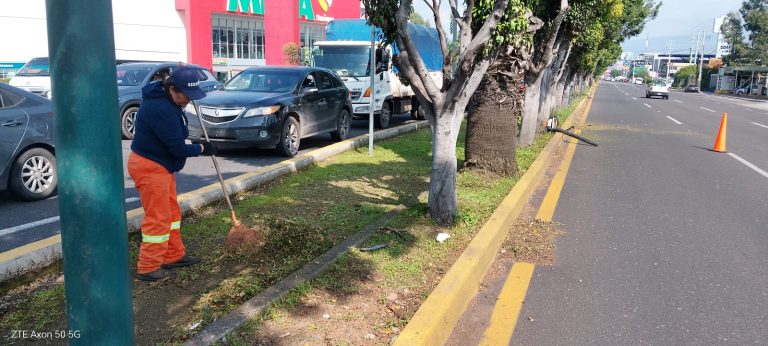 Gobierno de Morelia realiza labores de limpieza y mantenimiento en Libramiento Sur
