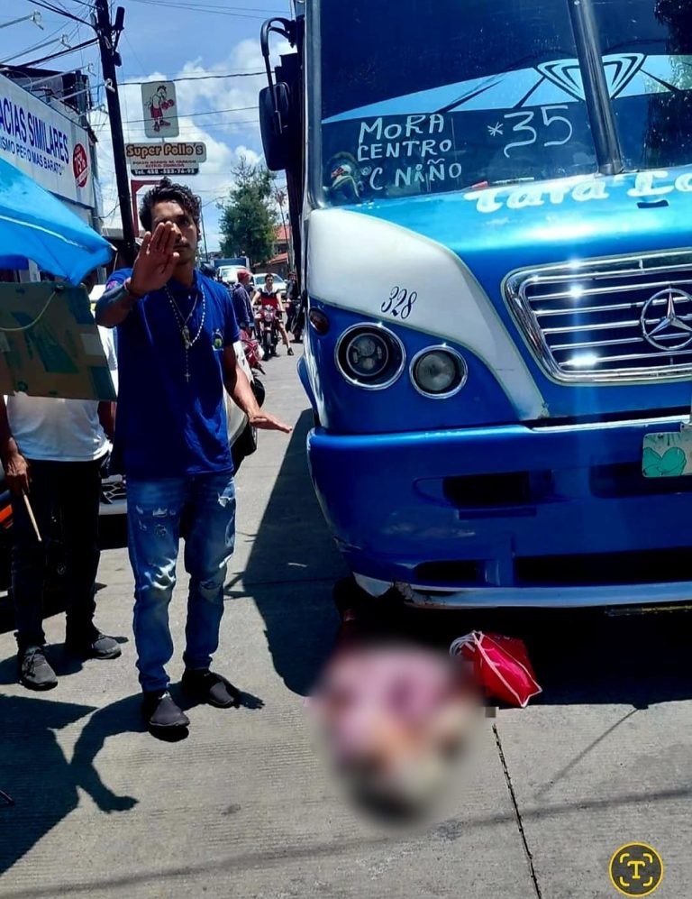 Fallece en hospital adulta mayor que fue atropellada por camión urbano, en Uruapan