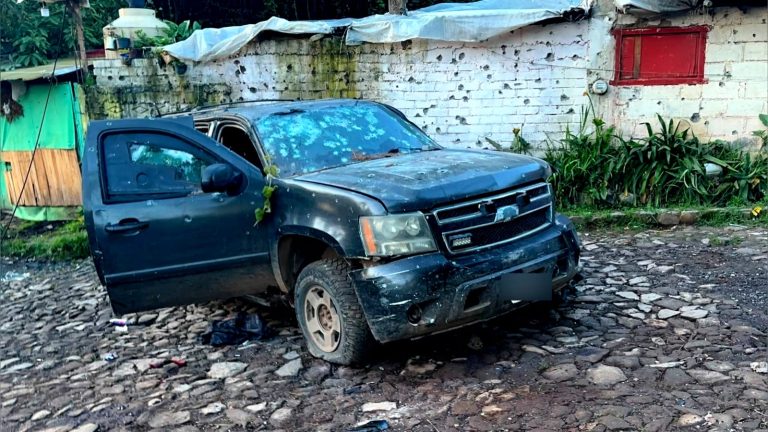 Enfrentamiento entre grupos criminales deja tres vehículos asegurados en Santa Clara del Cobre