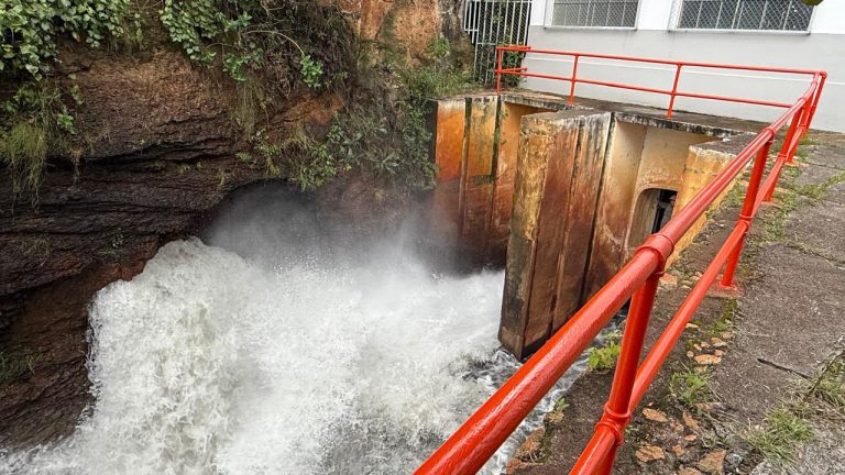 Conagua disminuye el desfogue de la presa de Cointzio