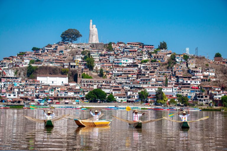 Janitzio invita a vivir la esencia de Michoacán este verano