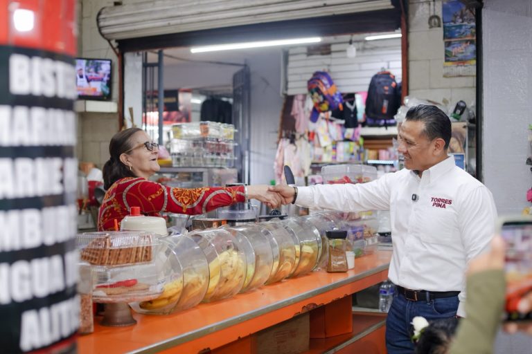 Con resultados firmes, Torres Piña y pobladores de Los Reyes defienden logros de la Cuarta Transformación