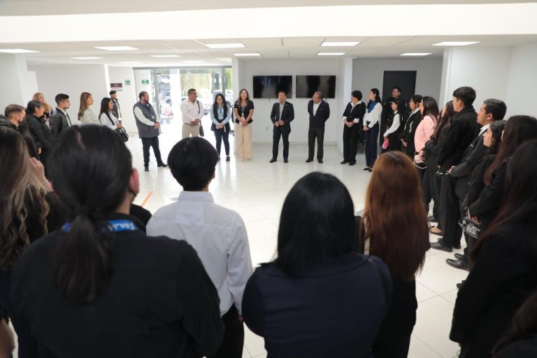 Reciben estudiantes de la Universidad ICEP, campus Pátzcuaro, visita guiada en instalaciones de la FGE
