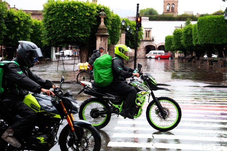 Conducir con exceso de velocidad aumenta el riesgo de lesiones graves en motociclistas: SSM