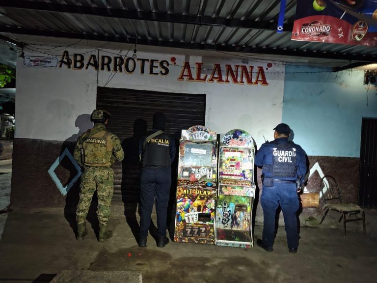 SSP, FGE y Marina aseguran 45 máquinas tragamonedas en Lázaro Cárdenas