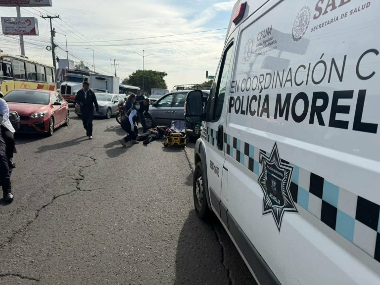 Paramédicos de IMUSA auxilian a motociclista accidentado al poniente de Morelia