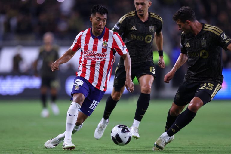 Chivas pierede en penaltis