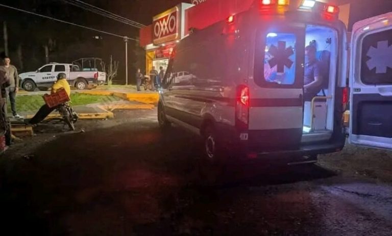 Empistolados asaltan Oxxo, en la carretera «libre» Uruapan-Pátzcuaro