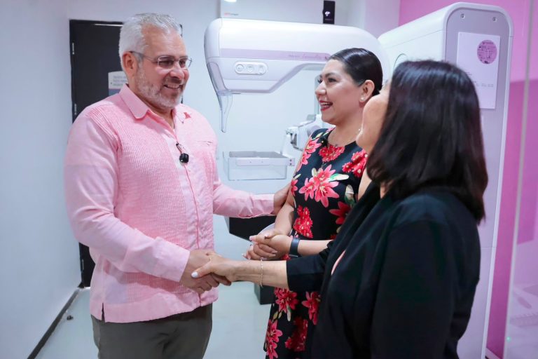 Con programas de apoyo a niños, niñas y mujeres, se reduce el abandono de tratamientos oncológicos: Bedolla