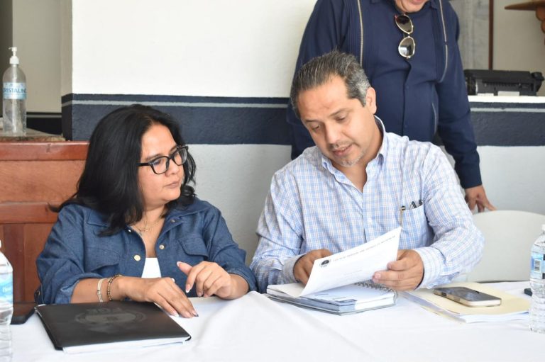 FGE acerca atención especializada a víctimas y ciudadanía de Coalcomán