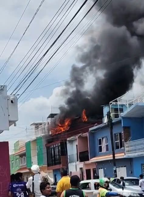 Se registra incendio de domicilio en la colonia Industrial, al norte de Morelia