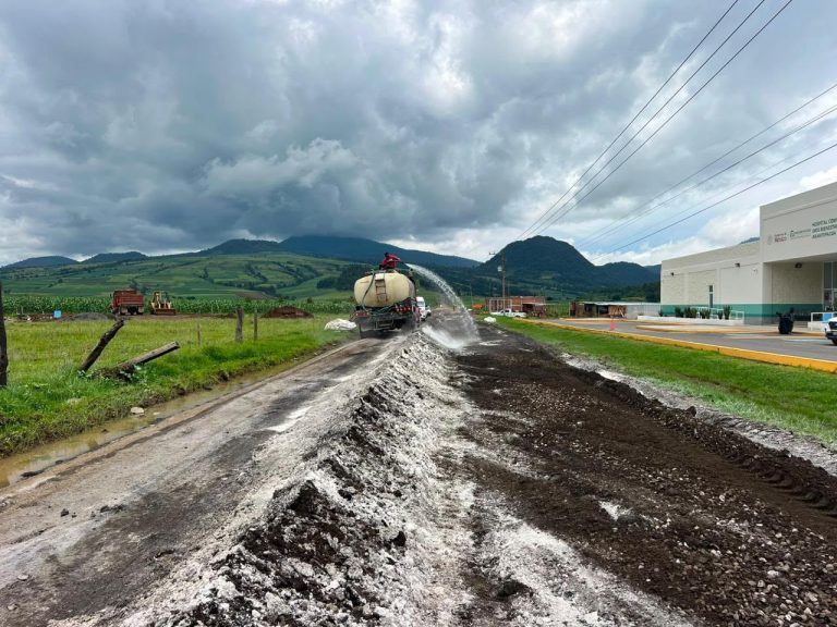 Avanza modernización vial en comunidades indígenas, con mejora de 38 km de caminos: Rogelio Zarazúa