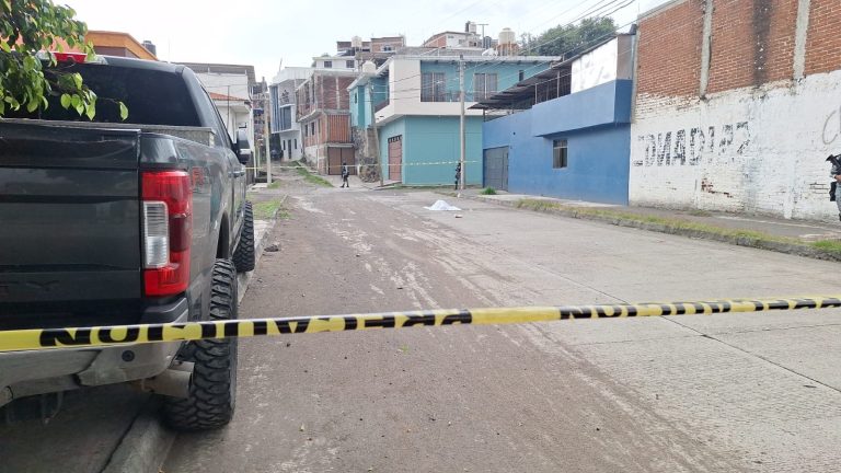 Criminales asesinan a un joven en la colonia Valle de San Pedro, al poniente de Uruapan